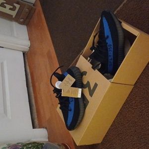 Yezzy 350 Dazzling Blue size 7.5